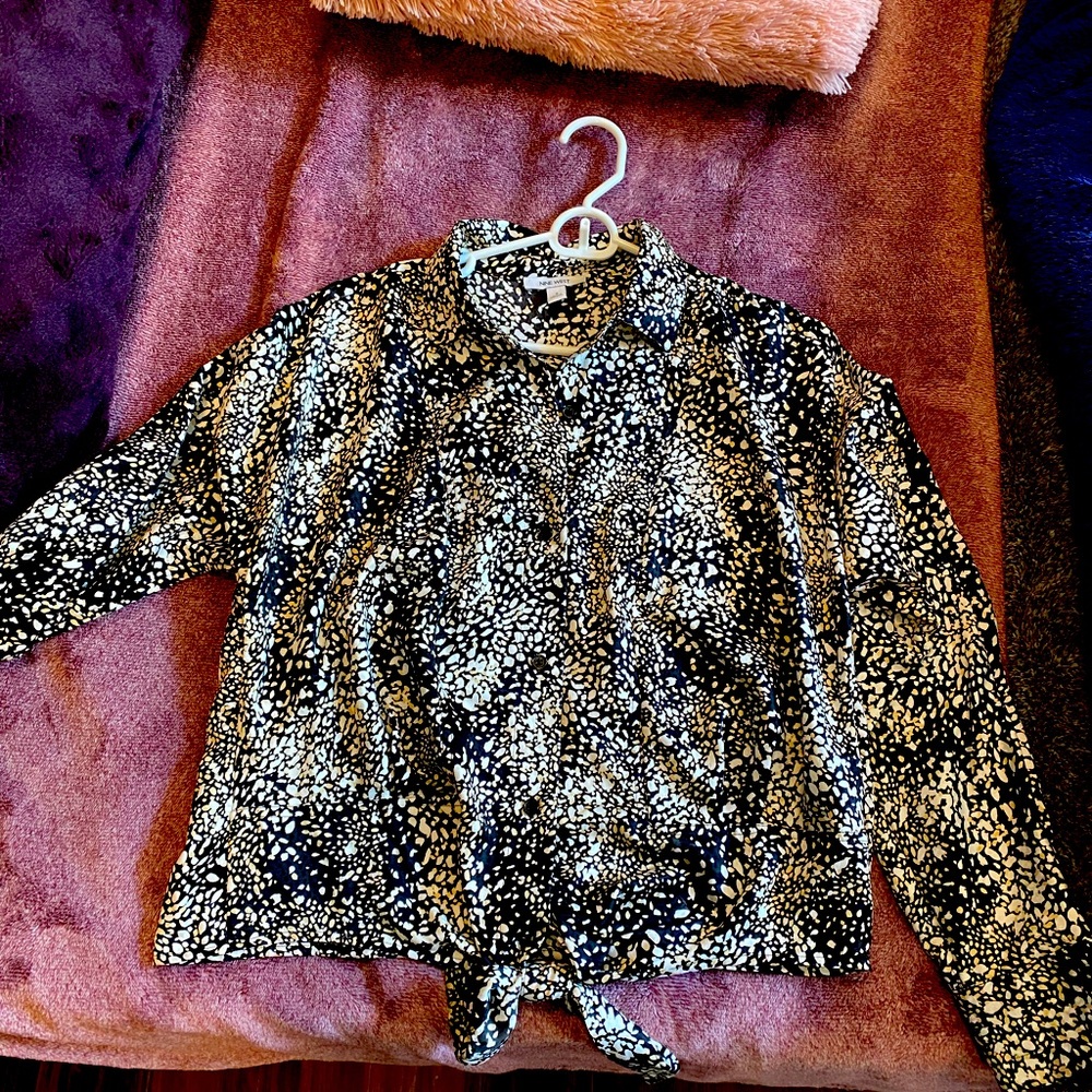 Nine West crop front tie shirt